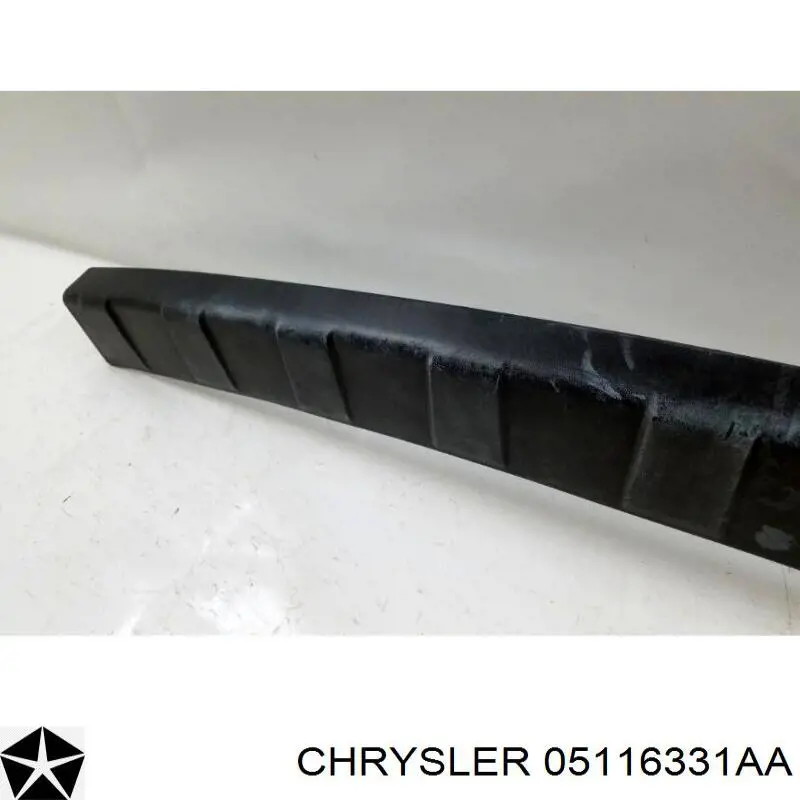 05116331AA Chrysler накладка бампера заднього, верхня захисна (сходинка-підніжка)