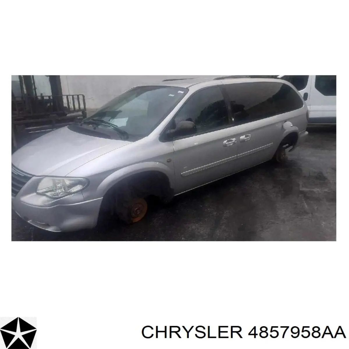 4857958AA Chrysler Решітка радіатора
