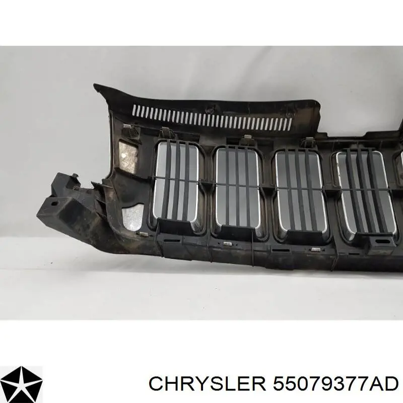 Решітка радіатора 55079377AE Chrysler