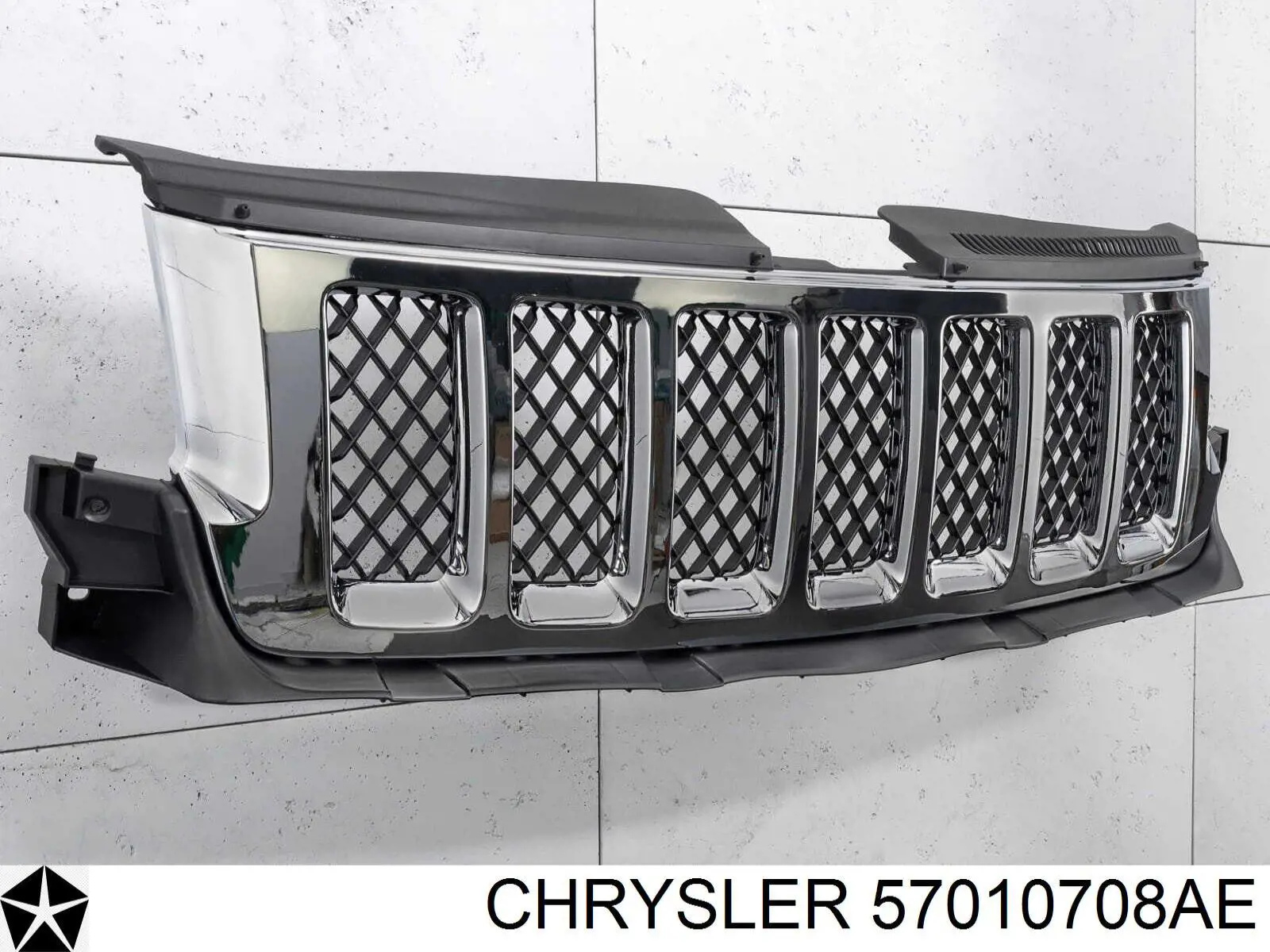Решітка радіатора 57010708AC Chrysler