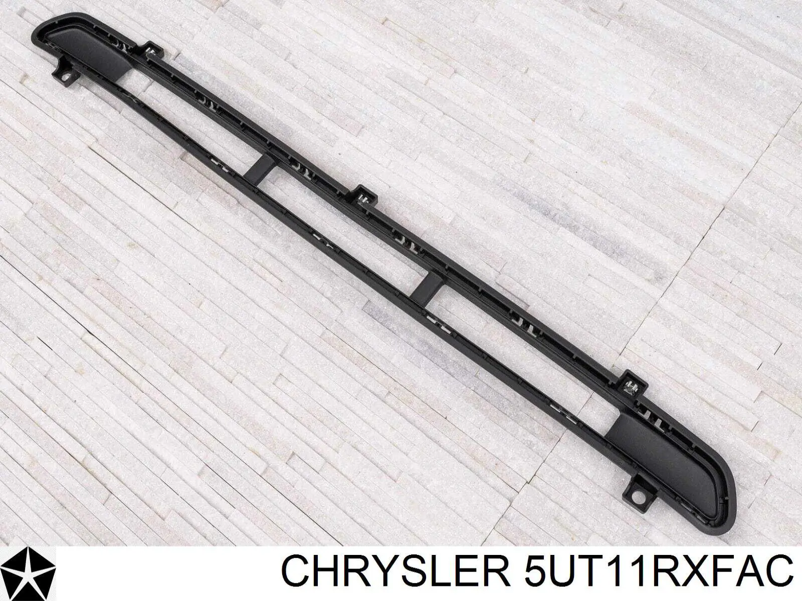 Решітка переднього бампера, верхня Chrysler 5UT11LAUAB ціна, від 22.80 USD