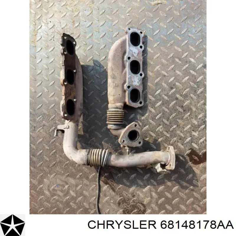 Колектор випускний, правий Chrysler 68148178AA ціна, від 102.36 USD