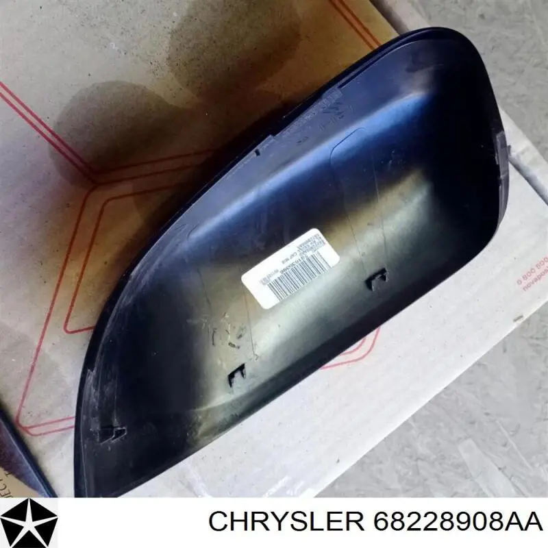 Накладка дзеркала заднього виду, права 68228908AA Chrysler