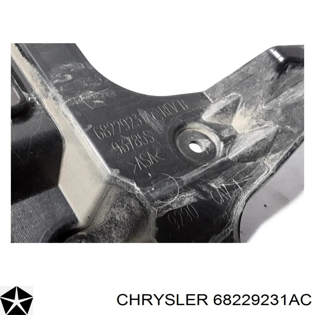 Кронштейн бампера заднього, центральний Chrysler 68229231AD ціна, від 31.64 USD