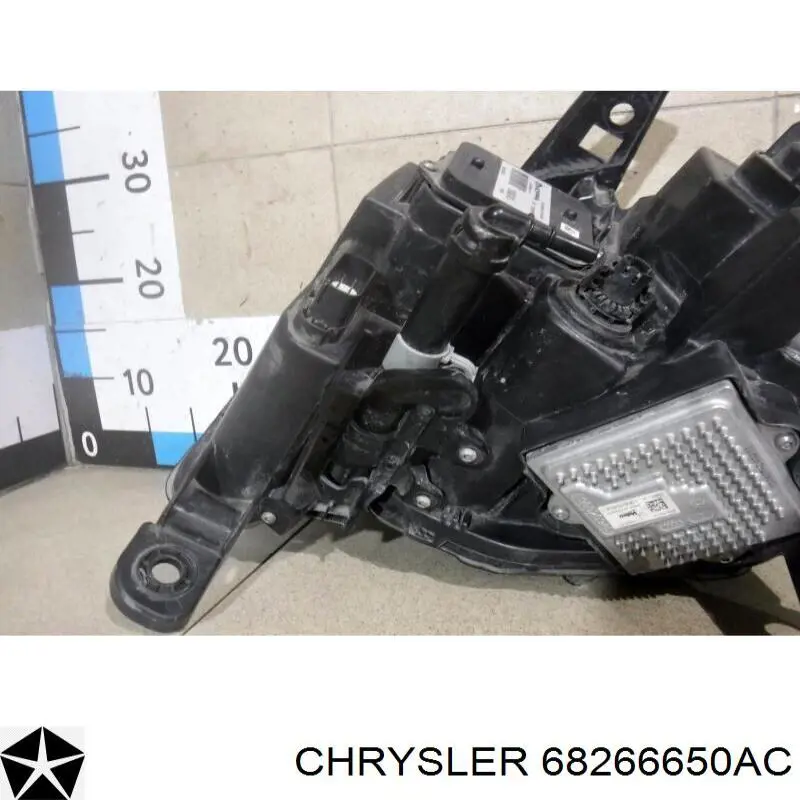 Купити 68266650AC Chrysler Права блок фара