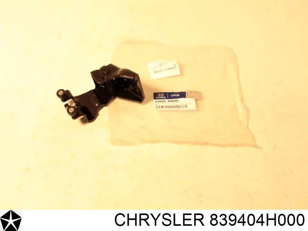 839404H000 Chrysler Ролик дверей бічних/зсувних, правий центральний