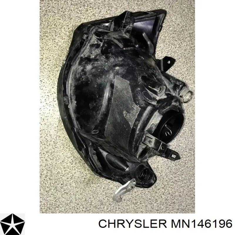Купити MN146196 Chrysler Права блок фара