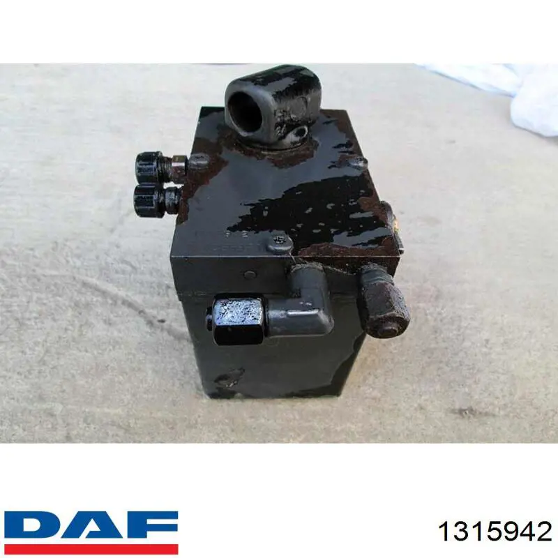 Насос підйому кабіни 1315942 DAF