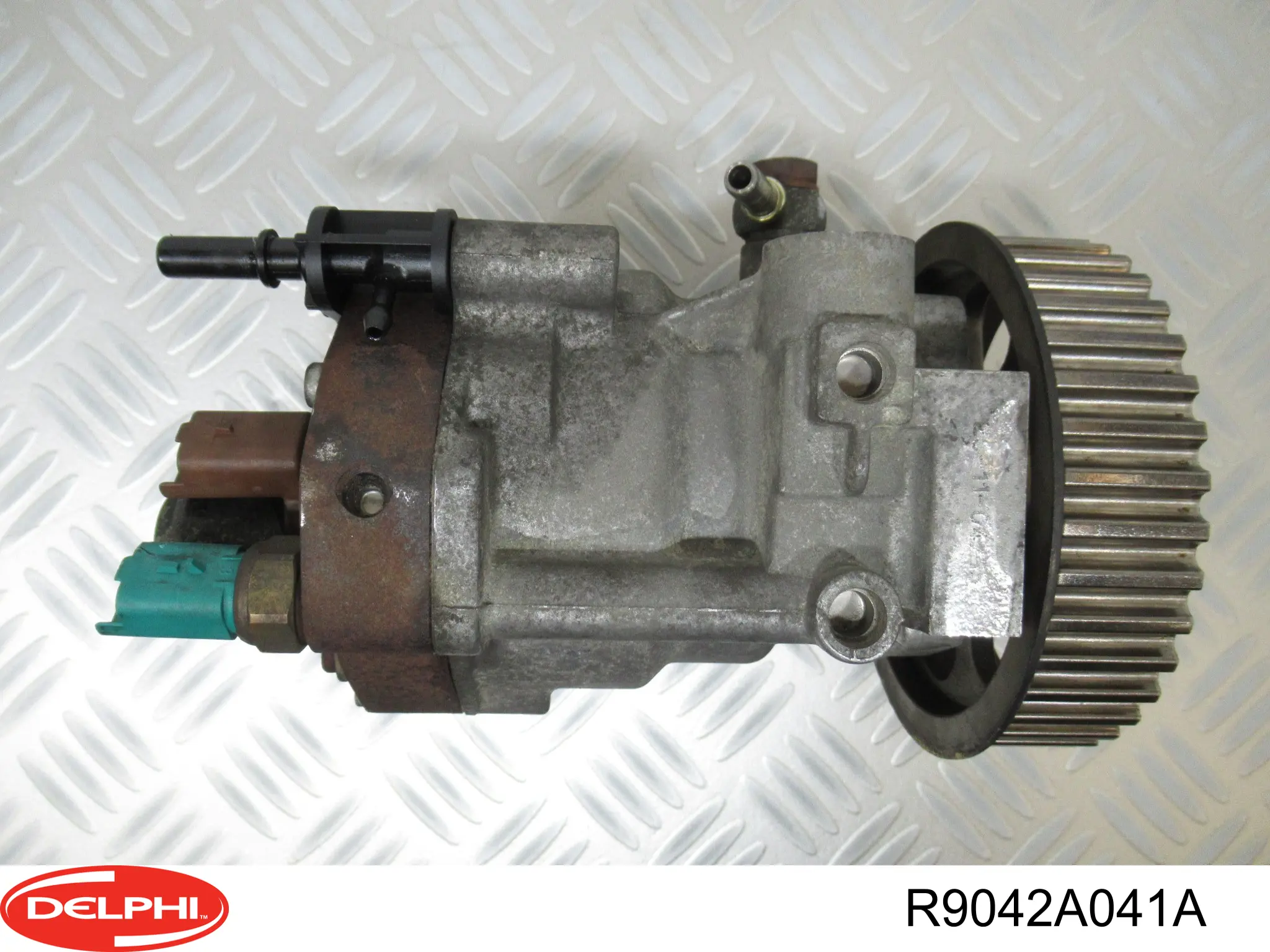 Купити R9042A041A Delphi Насос паливний високого тиску (ПНВТ) - DIESEL