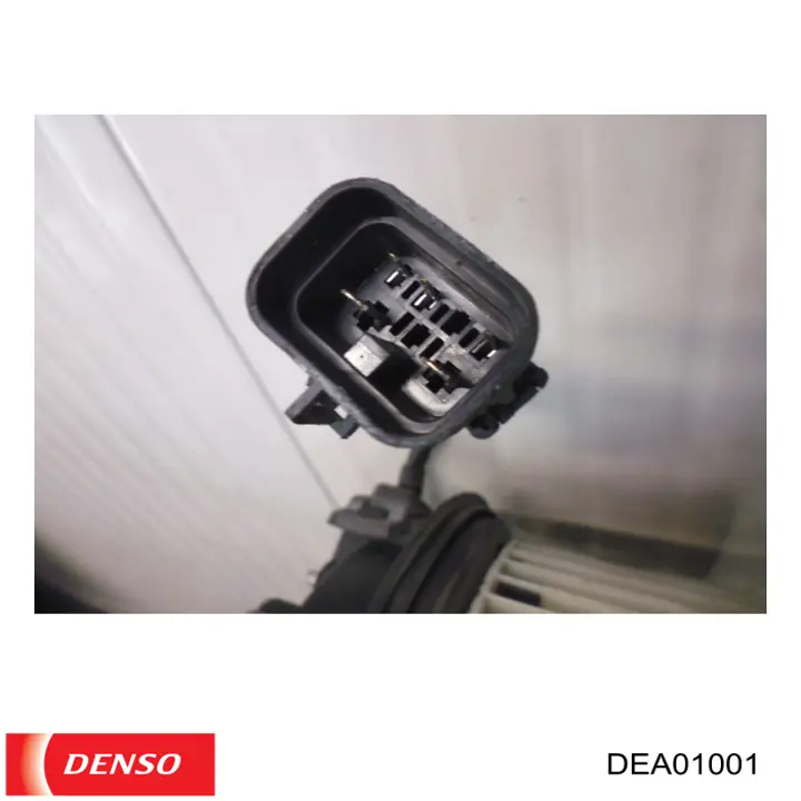 Купити DEA01001 Denso Електродвигуни (електродвигун обігрівача) або розетка причепа штепсельная