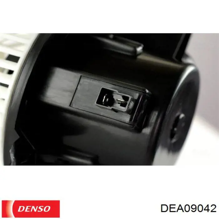 Купити DEA09042 Denso Електродвигуни (електродвигун обігрівача) або розетка причепа штепсельная