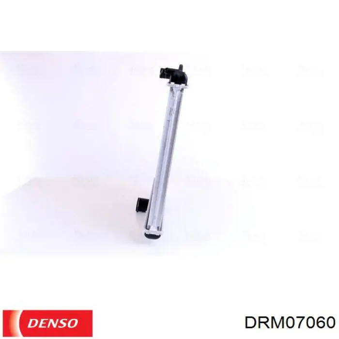 Радіатор основний Denso DRM07060 ціна, від 84.17 USD