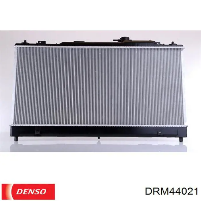 DRM44021 Denso радіатор охолодження двигуна