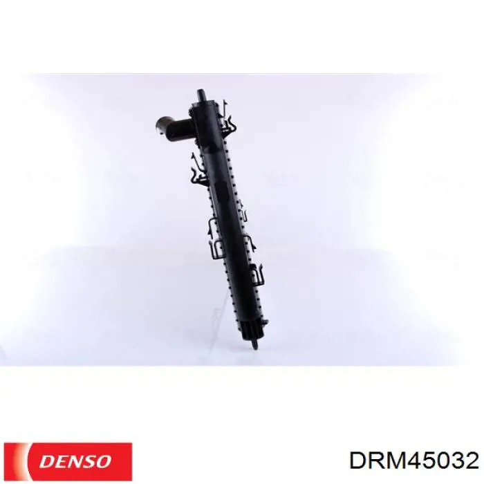 Купити DRM45032 Denso Радіатор двигуна