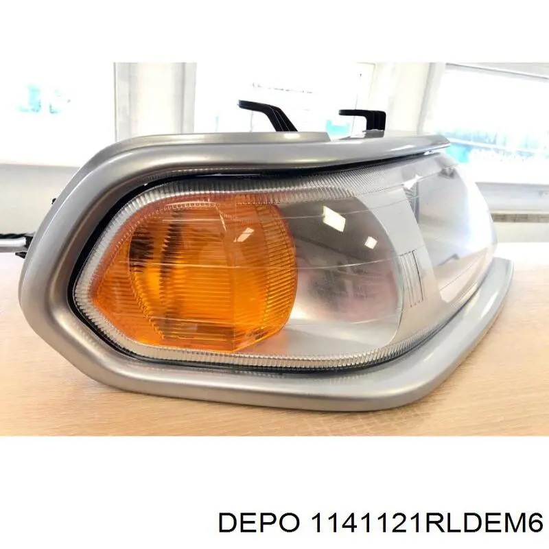 Основна фара - вставка Depo/Loro/Abakus 1141121RLDEM6 ціна, від 162.07 USD