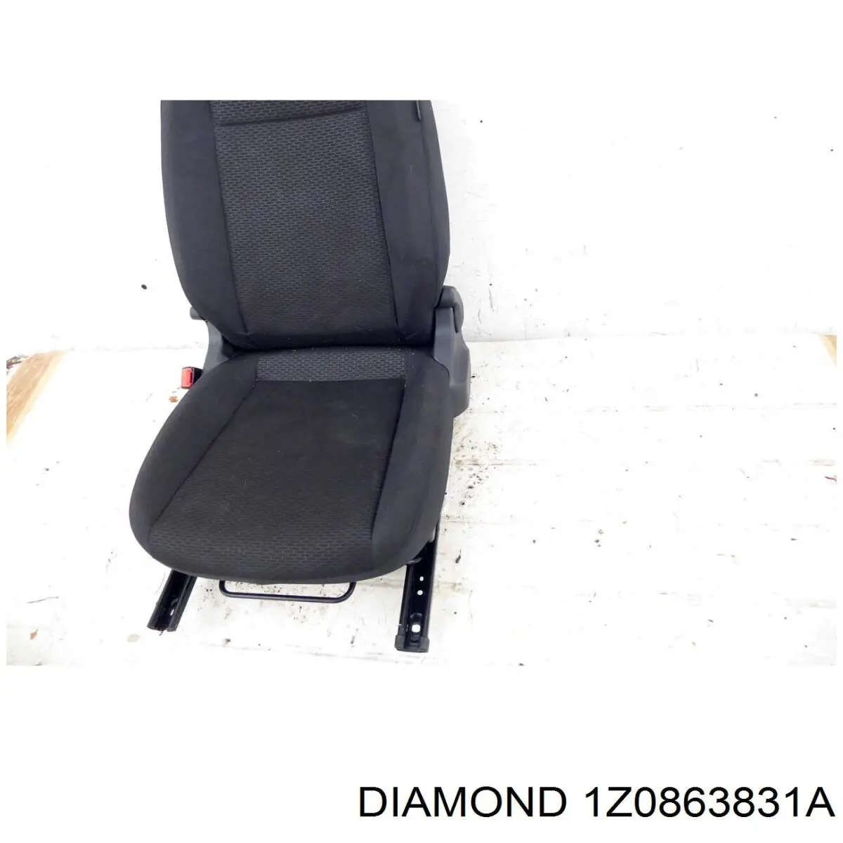 1Z0863831A Diamond/DPA Утеплювач капота