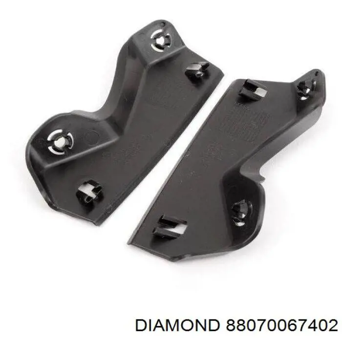88070067402 Diamond/DPA Кронштейн бампера переднього, зовнішній правий