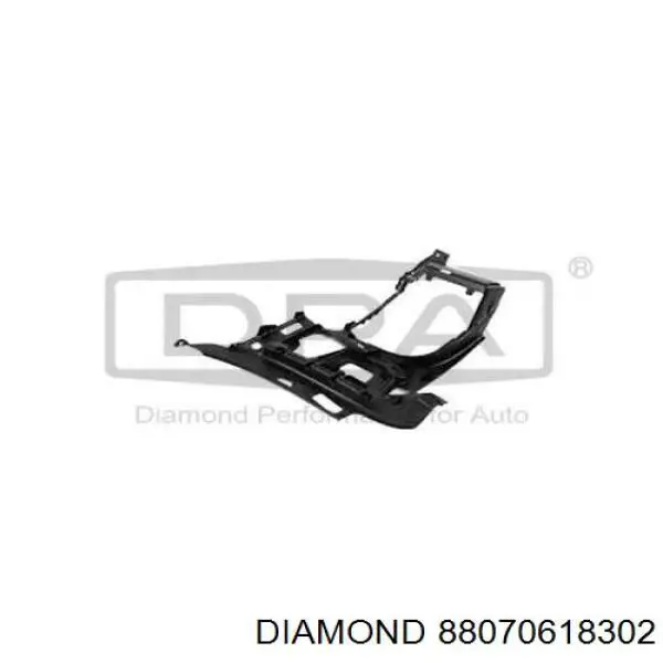 88070618302 Diamond/DPA Лівий кронштейн переднього бампера