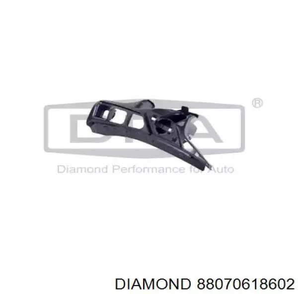 88070618602 Diamond/DPA Праве кріплення переднього бампера