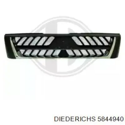 Решітка радіатора на Mitsubishi Pajero III 