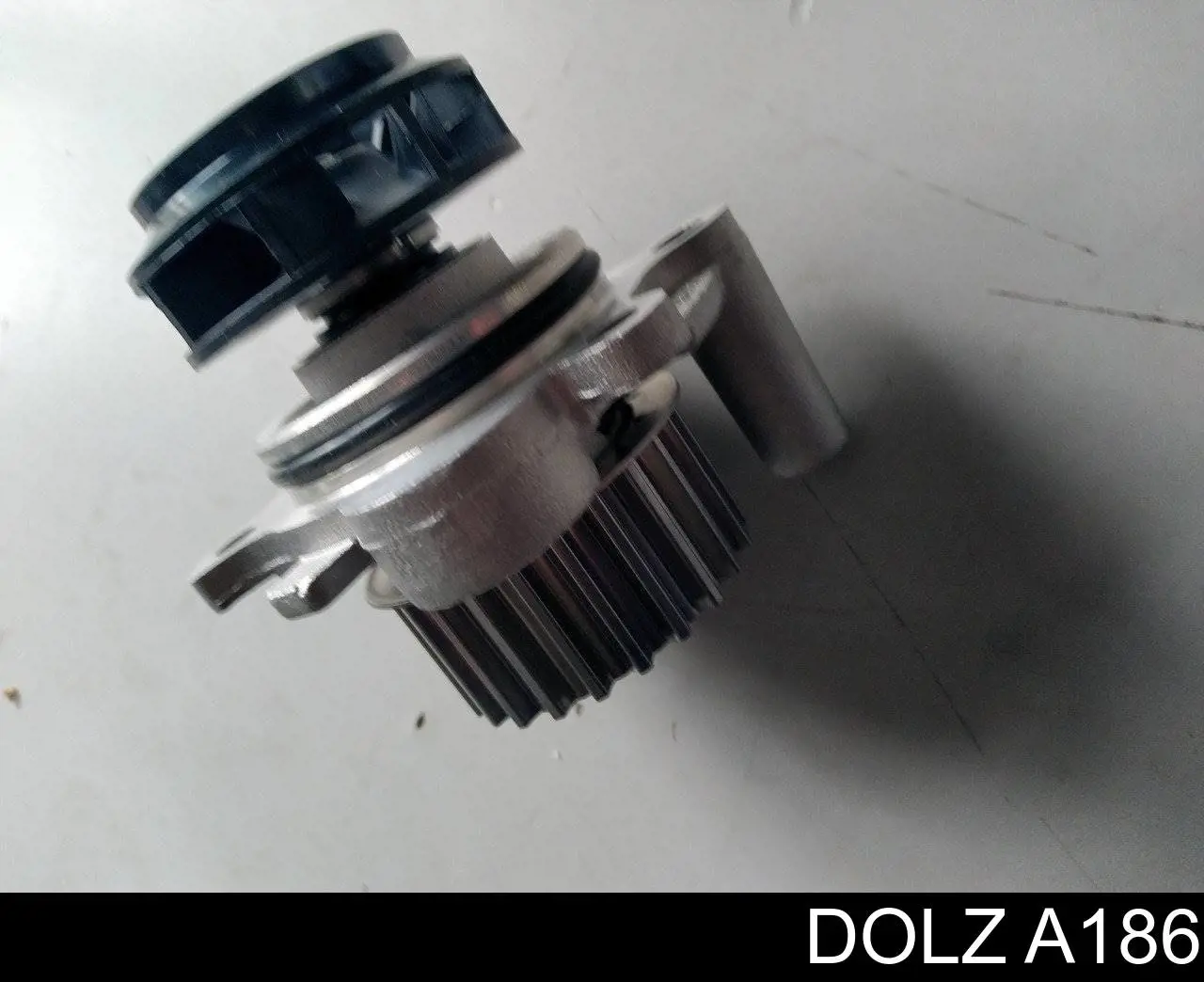 Купити A186 Dolz Насос охолоджуючої рідини