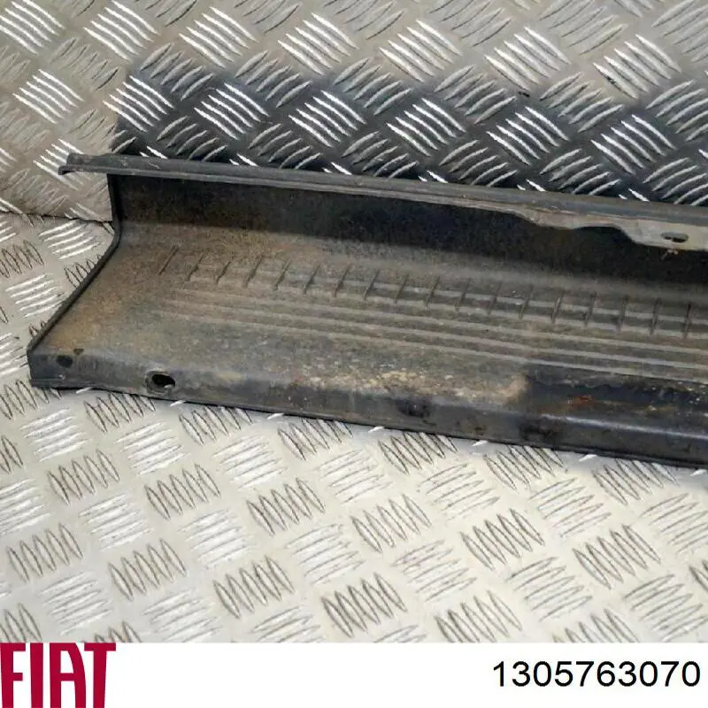 Бампер задній, центральна частина GP GP1305763070 ціна, від 41.45 USD