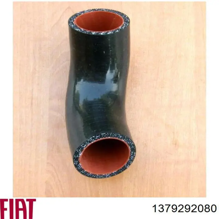 Шланг/патрубок інтеркуллера Fiat/Alfa/Lancia 1379292080 ціна, від 38.93 USD