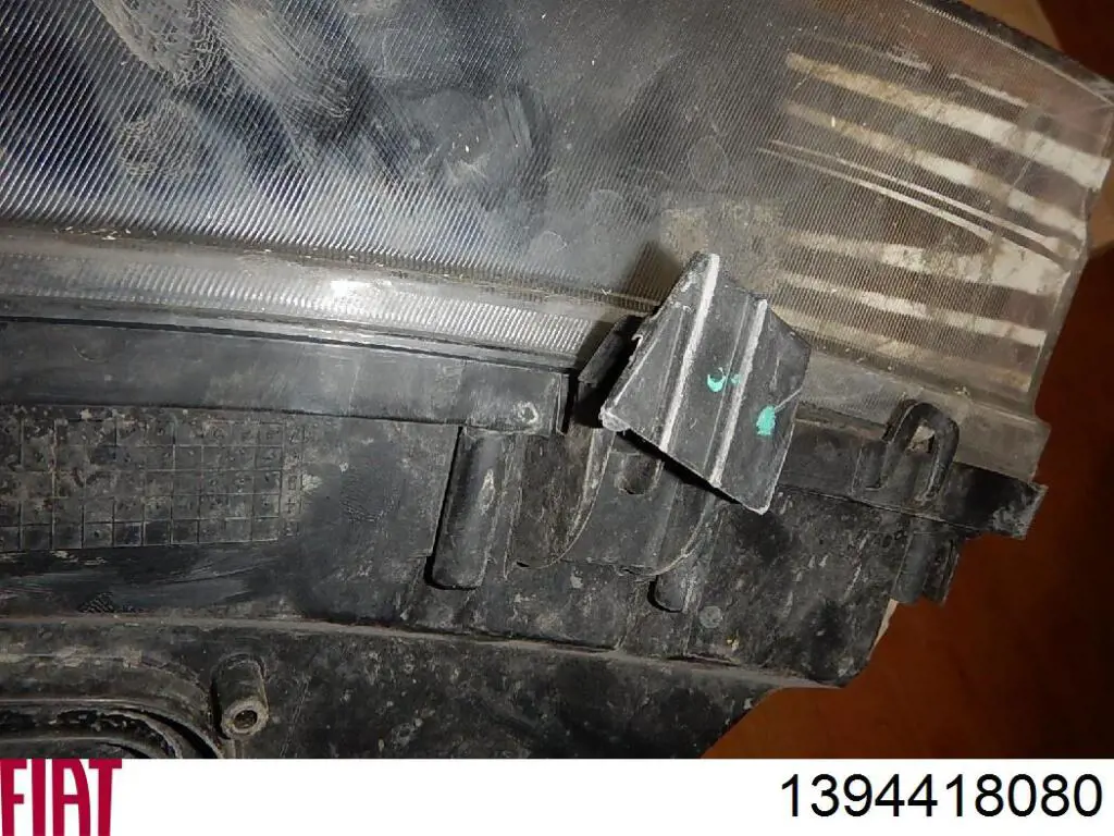 Купити VF067 GP Права блок фара