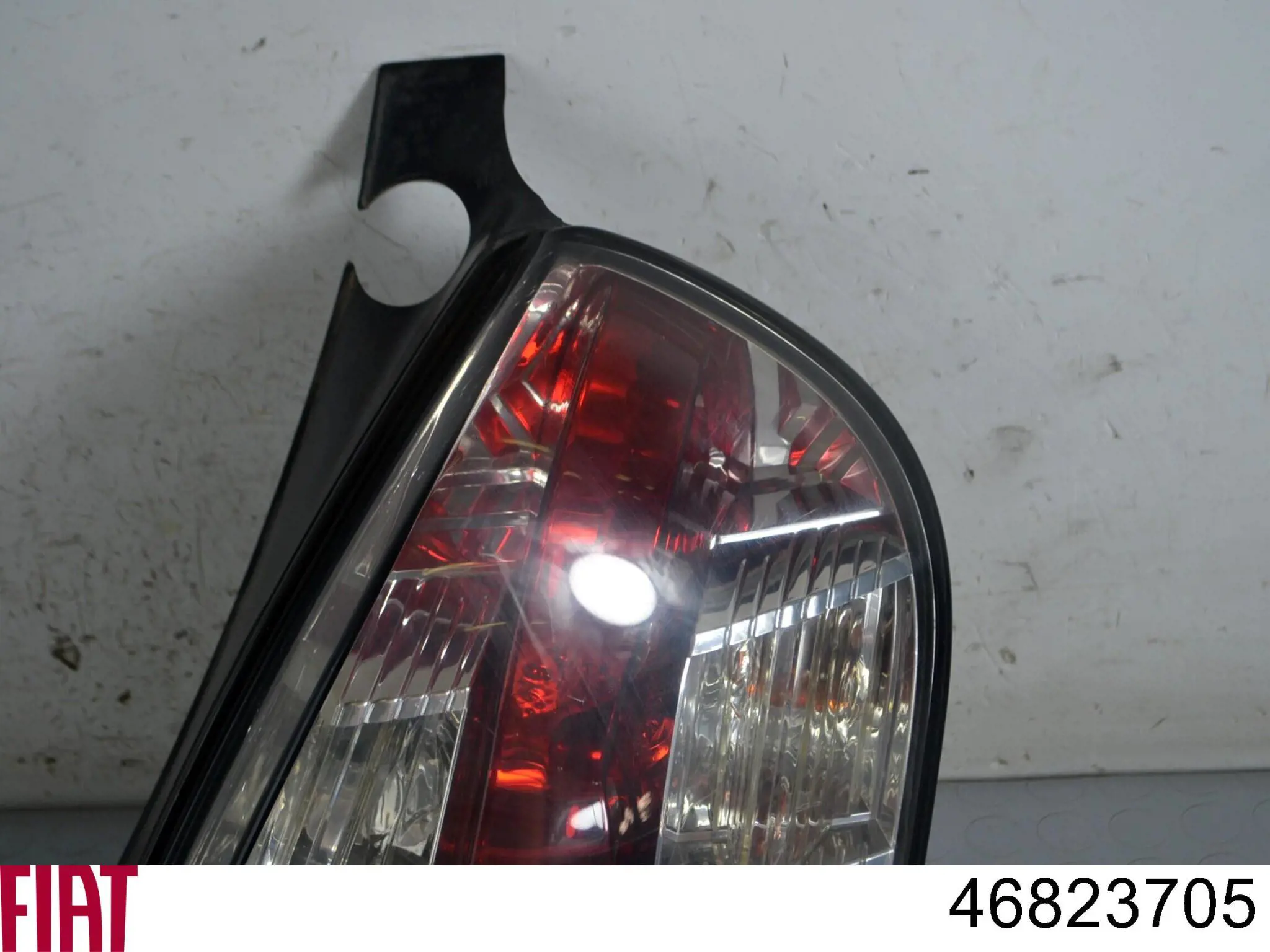 Задні ліхтарі Fiat/Alfa/Lancia 46823705 ціна, від 28.12 USD
