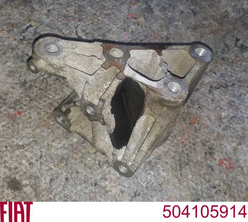 Купити 504105914 Fiat/Alfa/Lancia Кронштейн подушки (опори) двигуна, правої