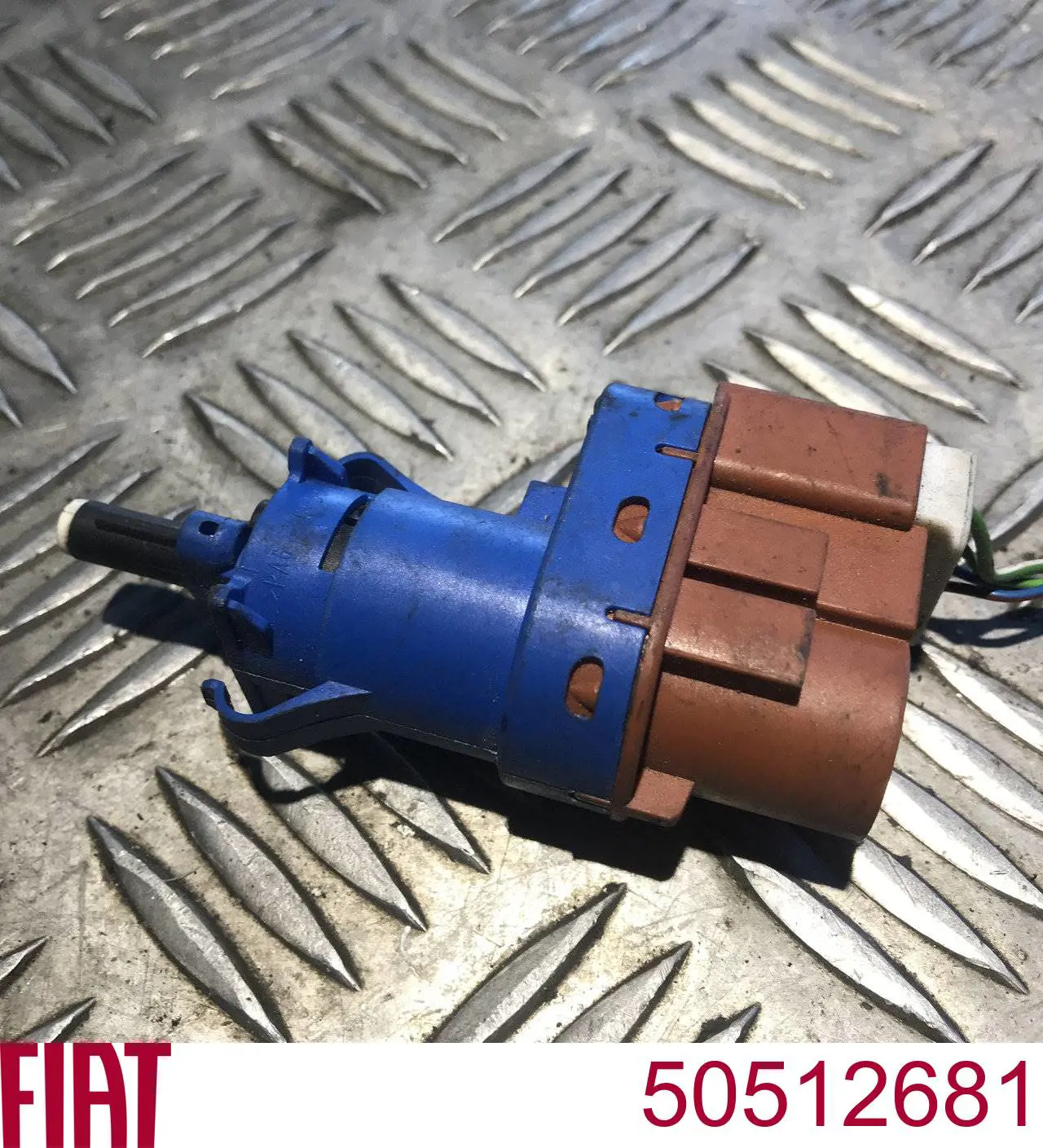 Кнопка стоп-сигналу Fiat/Alfa/Lancia 50512681 ціна, від 7.80 USD
