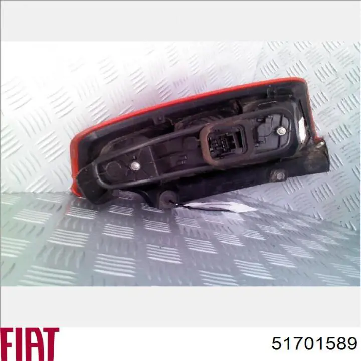Купити 51701589 Fiat/Alfa/Lancia Лівий стоп