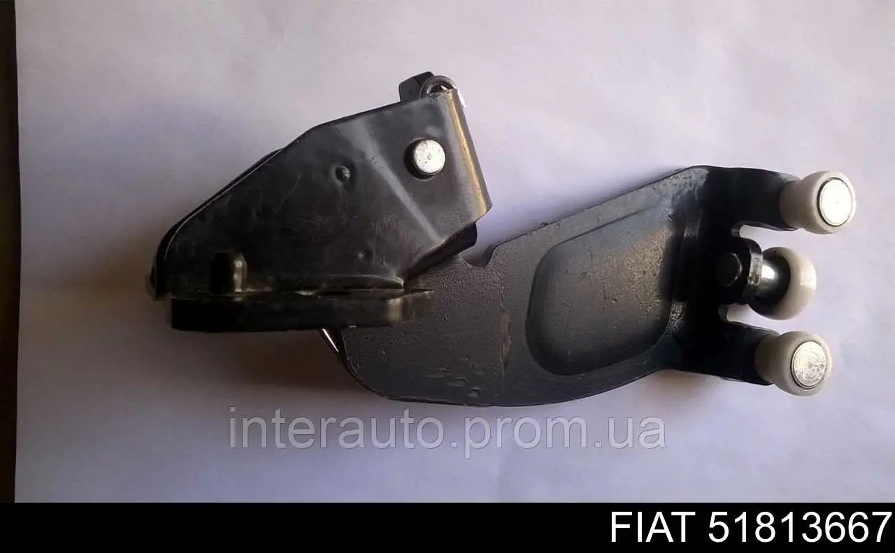 Купити 51813667 Fiat/Alfa/Lancia Ролик двері бічної/зсувної, лівий центральний