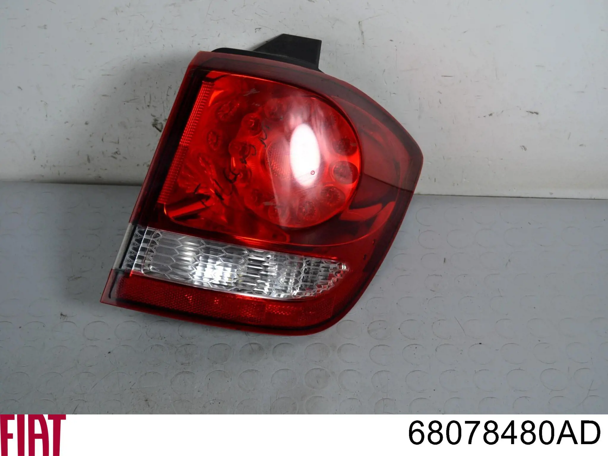 Ліхтар задній правий, зовнішній Chrysler K68078480AC ціна, від 166.01 USD
