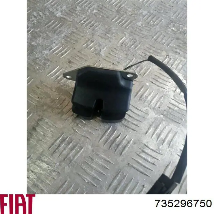 Купити Замок багажника Fiat Albea  172