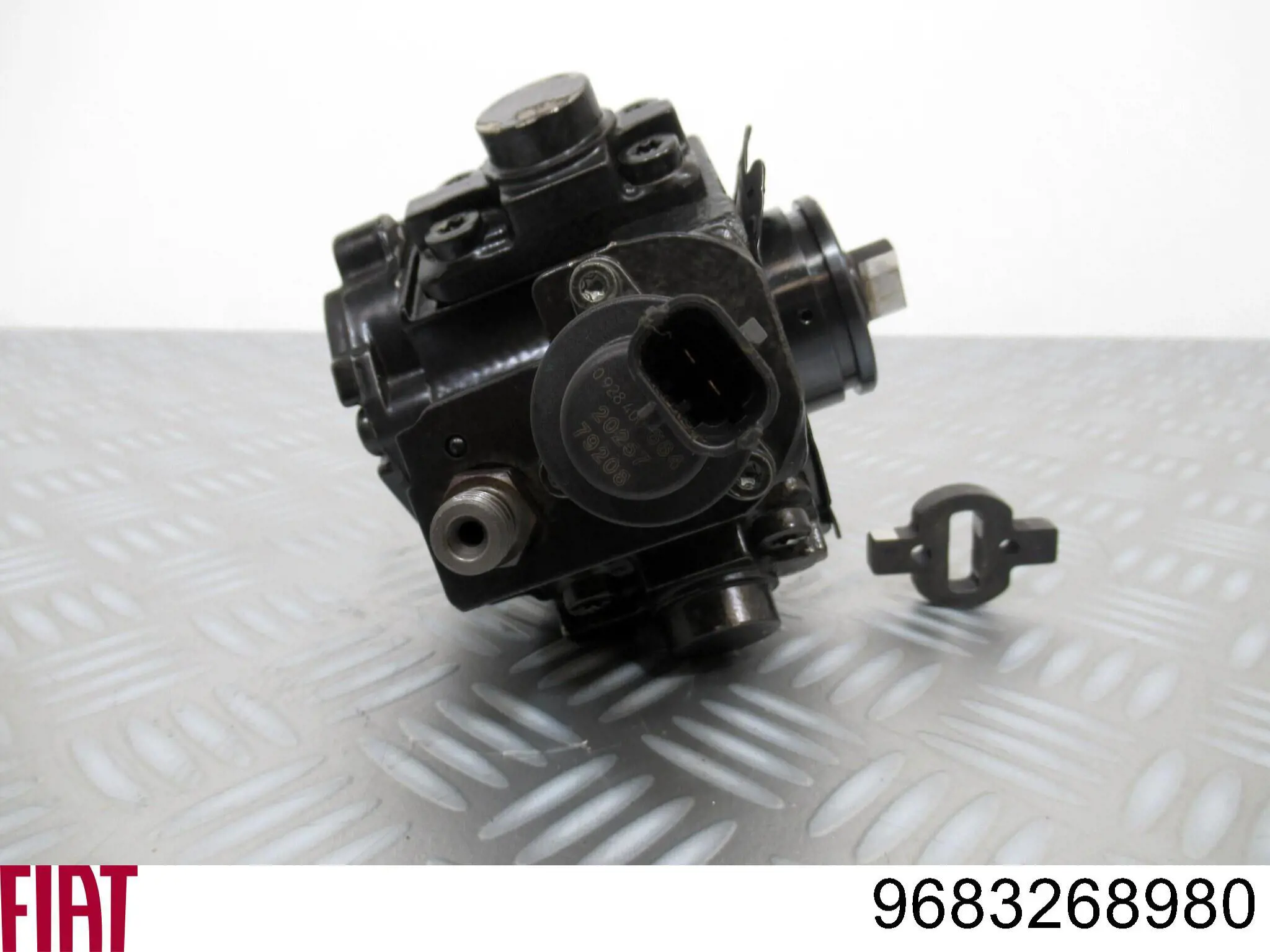 Купити Паливний насос високого тиску Mitsubishi Outlander II XL CWW