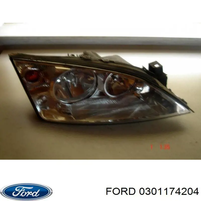 Купити 0301174204 Ford Права блок фара