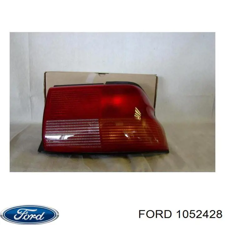 Купити 1052428 Ford Задня права фара