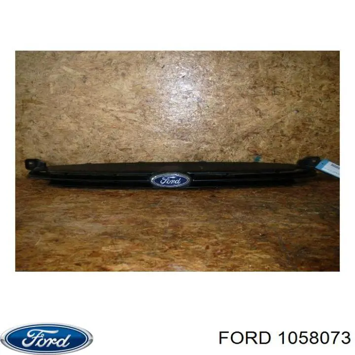 Решітка Ford 95AB8200AB