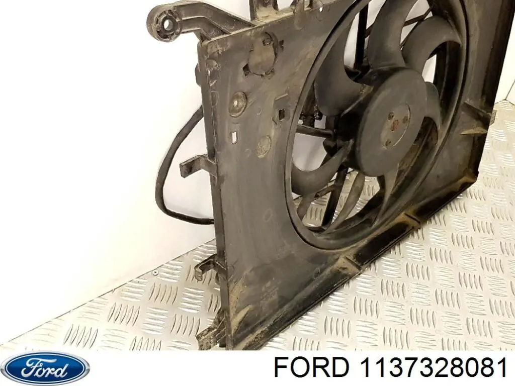 Купити 1137328081 Ford Дифузор радіатора охолодження, в зборі з двигуном і крильчаткою