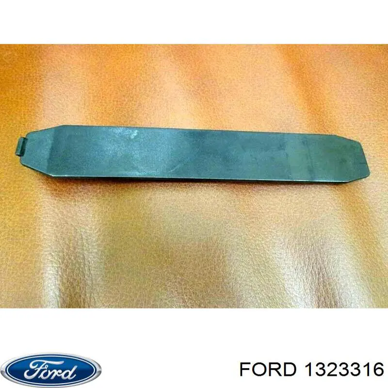 Кронштейн (адаптер) кріплення фари передньої 1323316 Ford