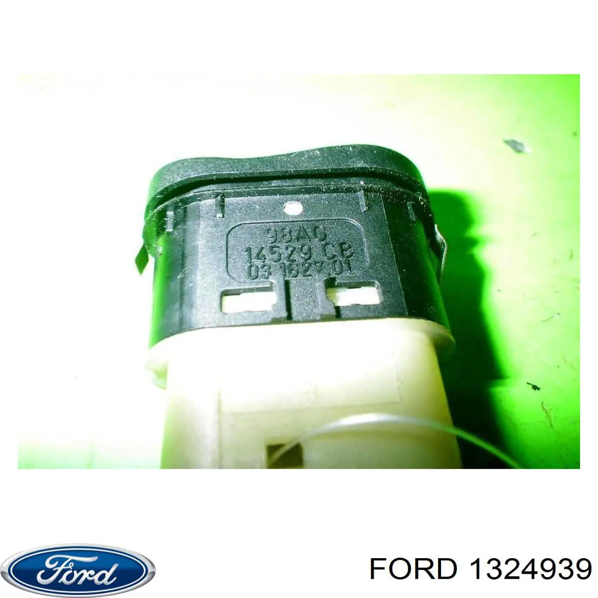 Кнопка вмикання двигуна склопідіймача задня Ford 1324939 ціна, від 3.78 USD
