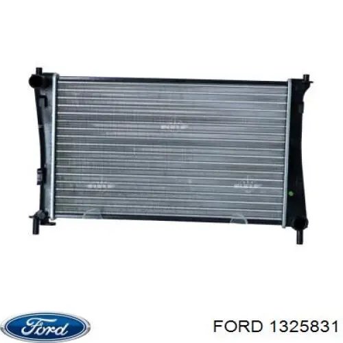 Радіатор основний Ford 1325831 ціна, від 53.21 USD