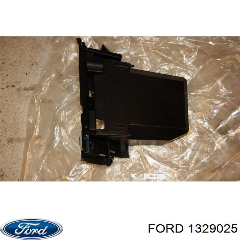 1321804 Ford ящик для рукавичок (бардачок)