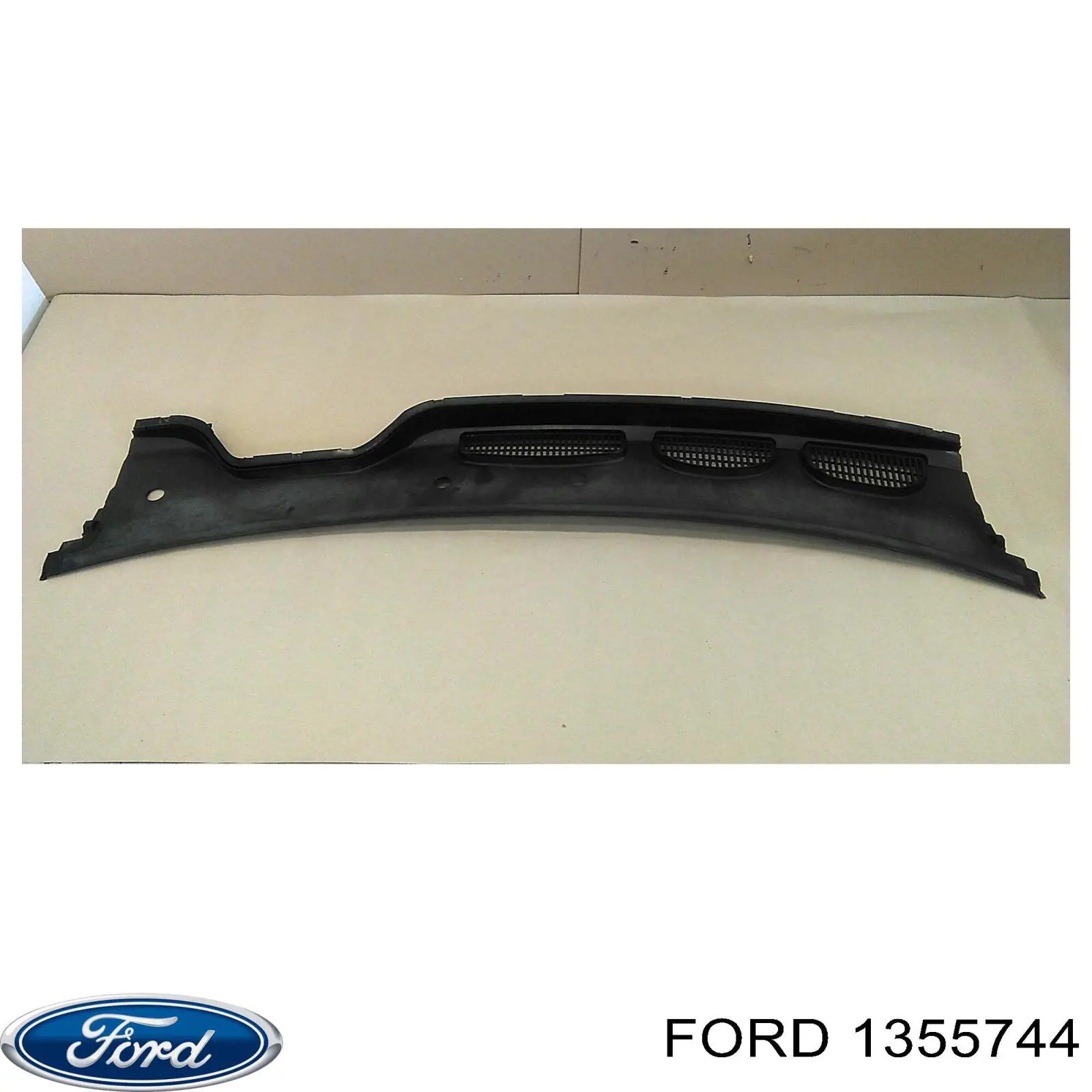 1355744 Ford 
