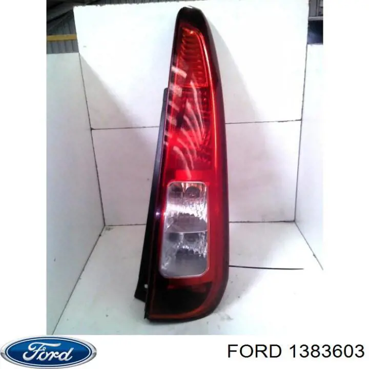 Купити 1383603 Ford Задня права фара