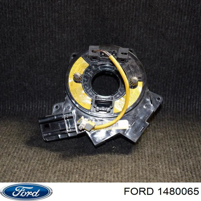 1480065 Ford Тримач зовнішньої ручки дверей, задніх правих