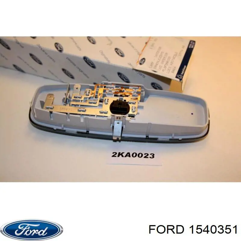 1540351 Ford Лампочка освітлення салону