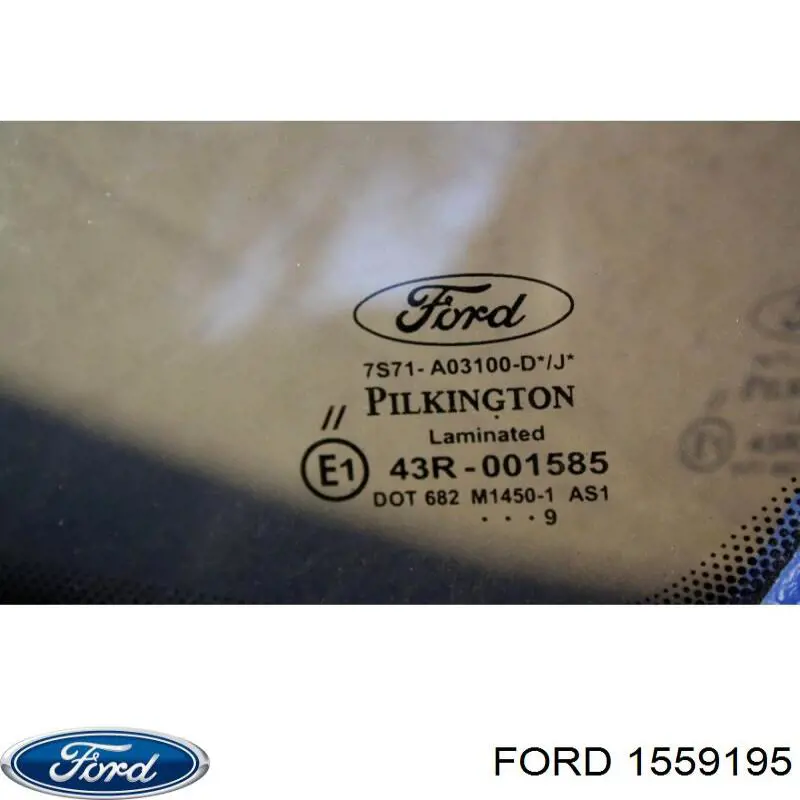 1559195 Ford скло лобове