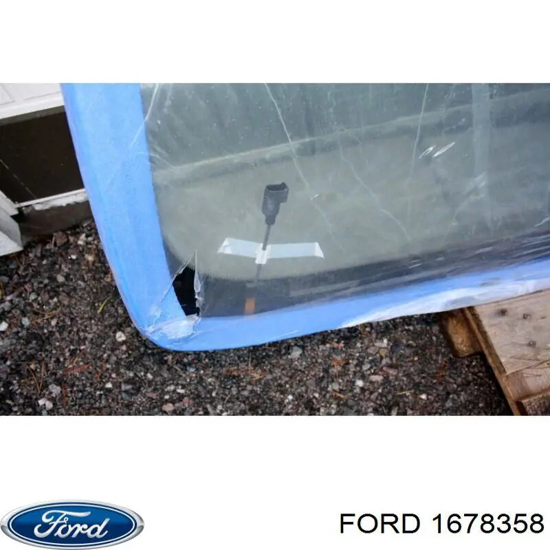 1678358 Ford скло лобове